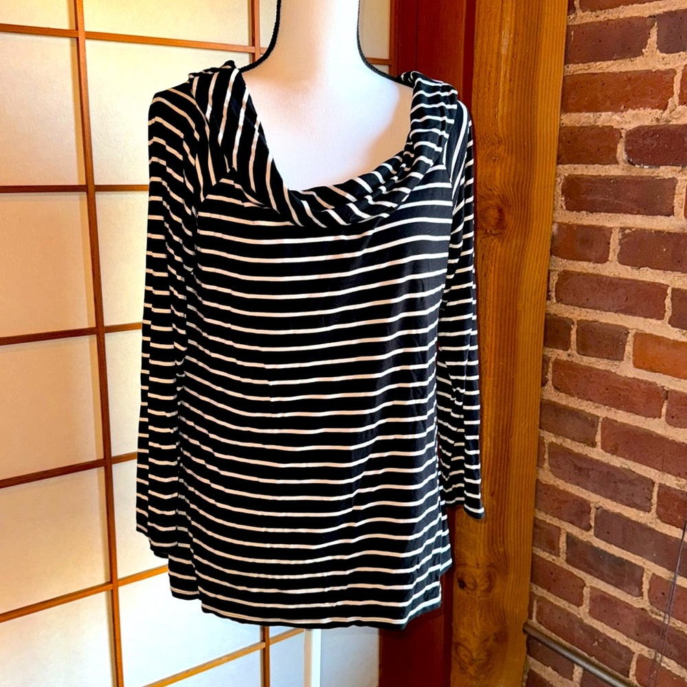White House Black Market Black white stripe slight off shoulder soft top Sz XL